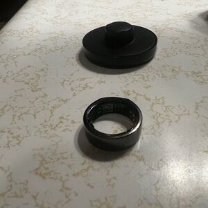 Oura ring! Size-8 Style- heritage Color-black Generation-3